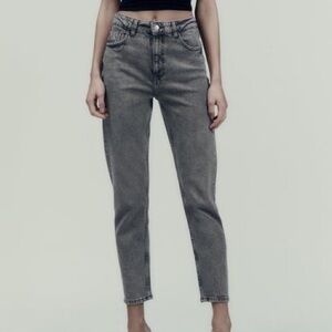 NWT - Zara High-Rise Shaper Ankle Jeans in Gray Size 6